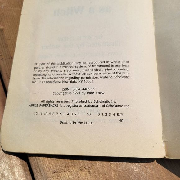 Little Apple Vintage Scholastic Books Bundle of 3 - Picture 6 of 16